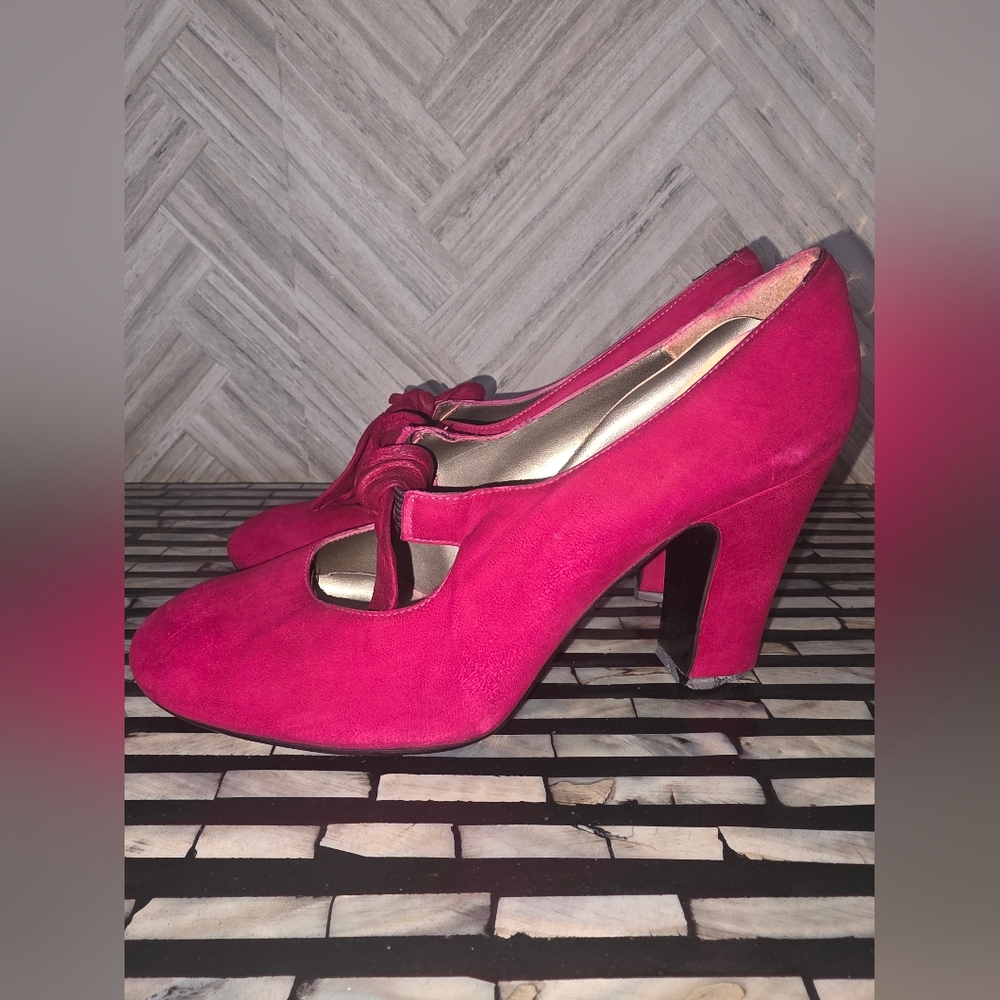 Sasha London Red Suede Heels